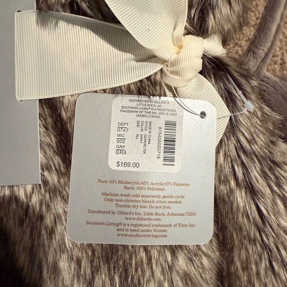 Southern Living Faux Fur Tree Skirt - Picture 3 of 3